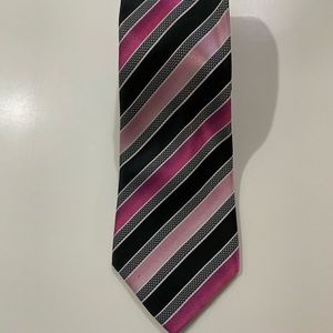 Sean John Men’s Silk Tie. Gently worn. Excellent condition